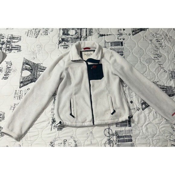 Abercrombie & Fitch White Fleece Full Zip Jacket Cozy Warm Embroidered Detail - Picture 1 of 8
